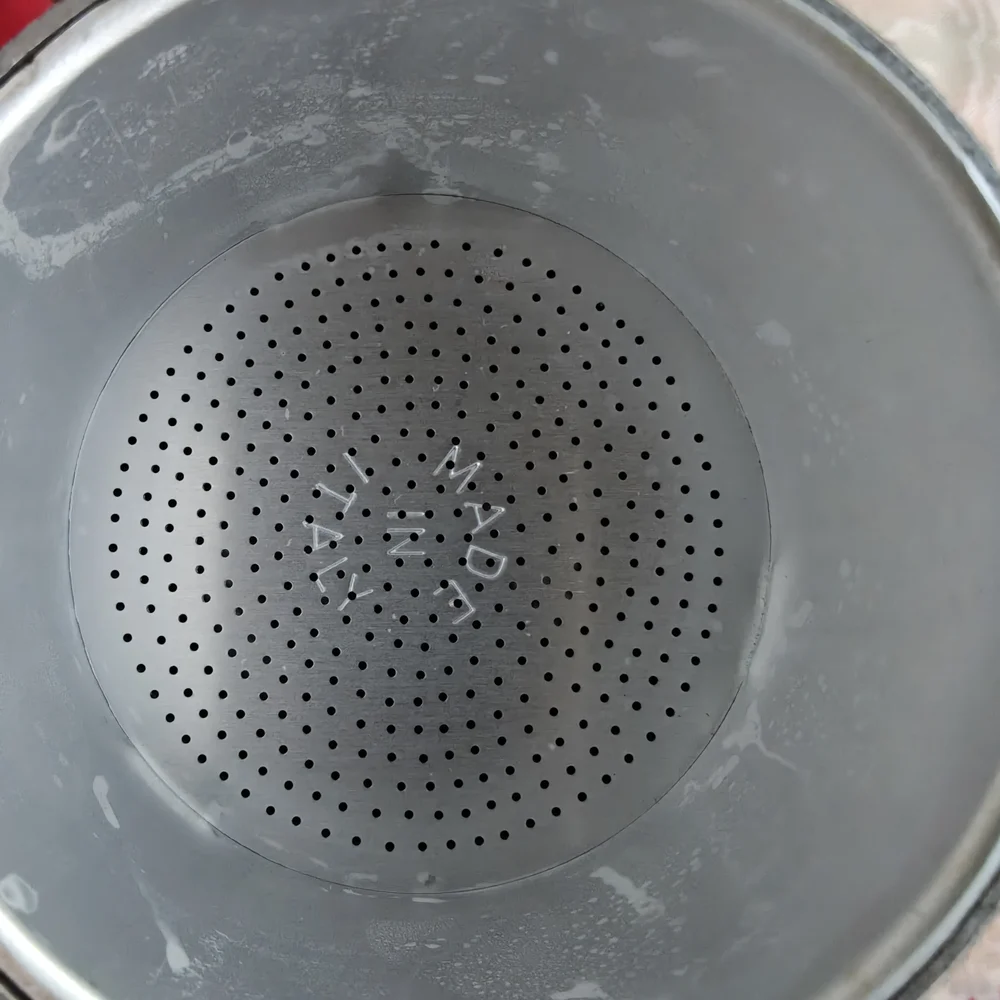 Bialetti Stovetop Espresso Maker 18 cup - Picture 5 of 9